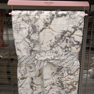 NEW Juicy Couture Marble Print Plush Throw Blanket